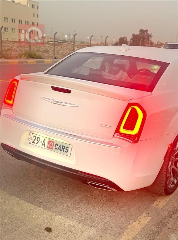Chrysler 300 2018 for sale in Iraq - Kut